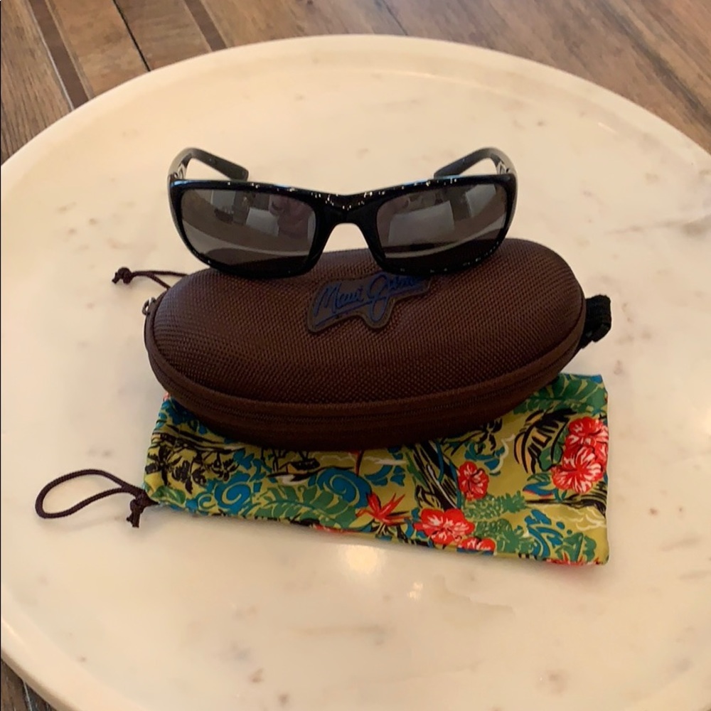 NWOT Maui Jim Stingray sunglasses